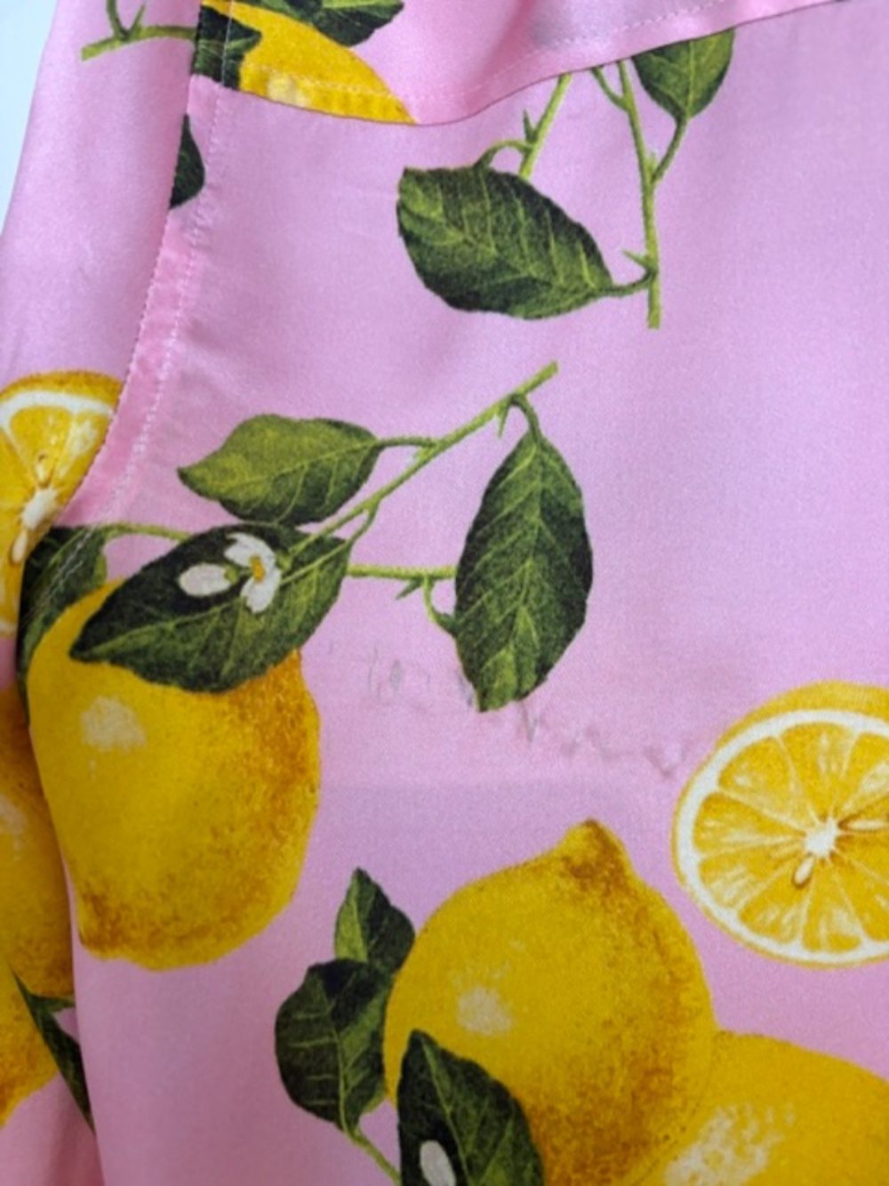 L'Agence 100% silk lemon floral button down blouse. - Picture 8 of 12